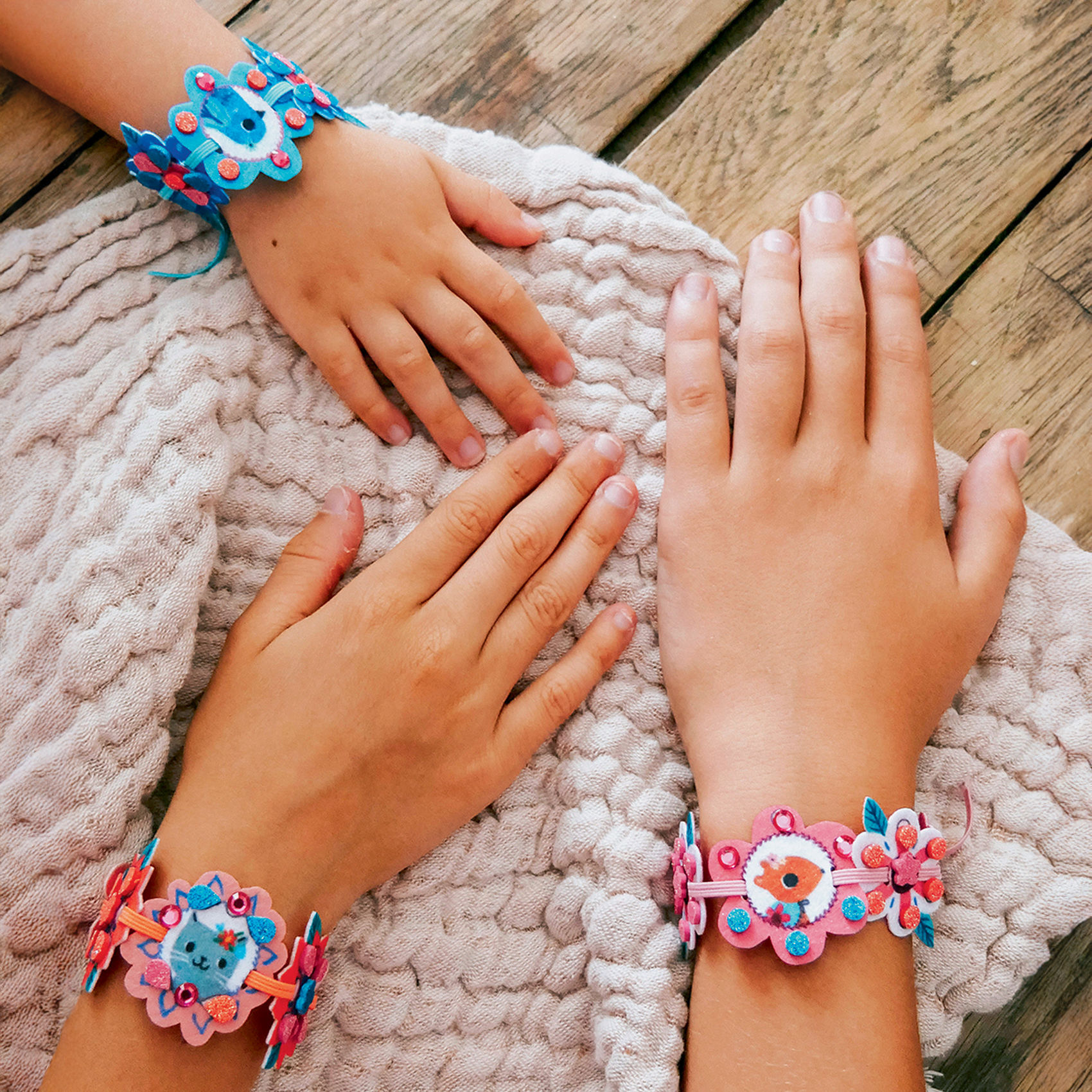Toys for the holidays: what to pack for children to the seaside, to grandma's or to the cottage