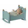 9045 1 maileg drevena kolebka blue