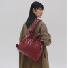 ÖLEND Kabelka Ona Vegan Leather Cherry red (2)